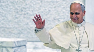 Le pape Léon XIV lors de son audience aux collaborateurs et bénévoles du Jubilé dans la salle Paul VI au Vatican, le 10 janvier 2026. 